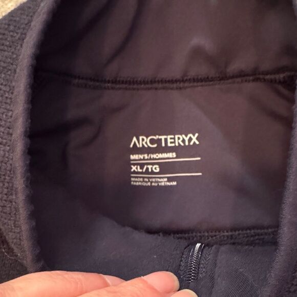 ARC'TERYX  Covert 1/2 Zip Dark Blue Sweatshirt - Picture 3 of 10